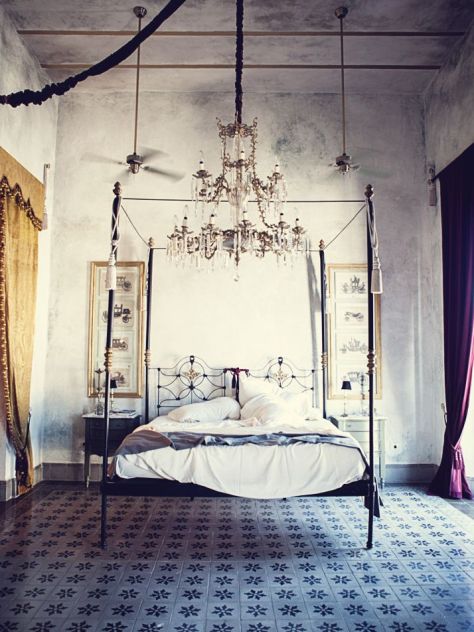 A bedroom fit for a Queen. Coqui Coqui Mérida Hotel in Mexico. (bloglovin.com)