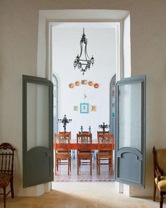 Saloon doors. (pinterest)