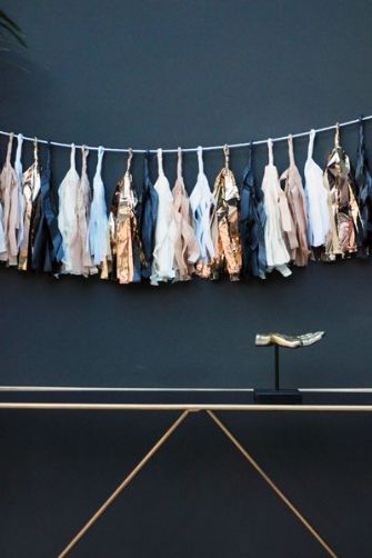 black-and-gold-tassel-garland-44129-p[ekm]335x502[ekm]